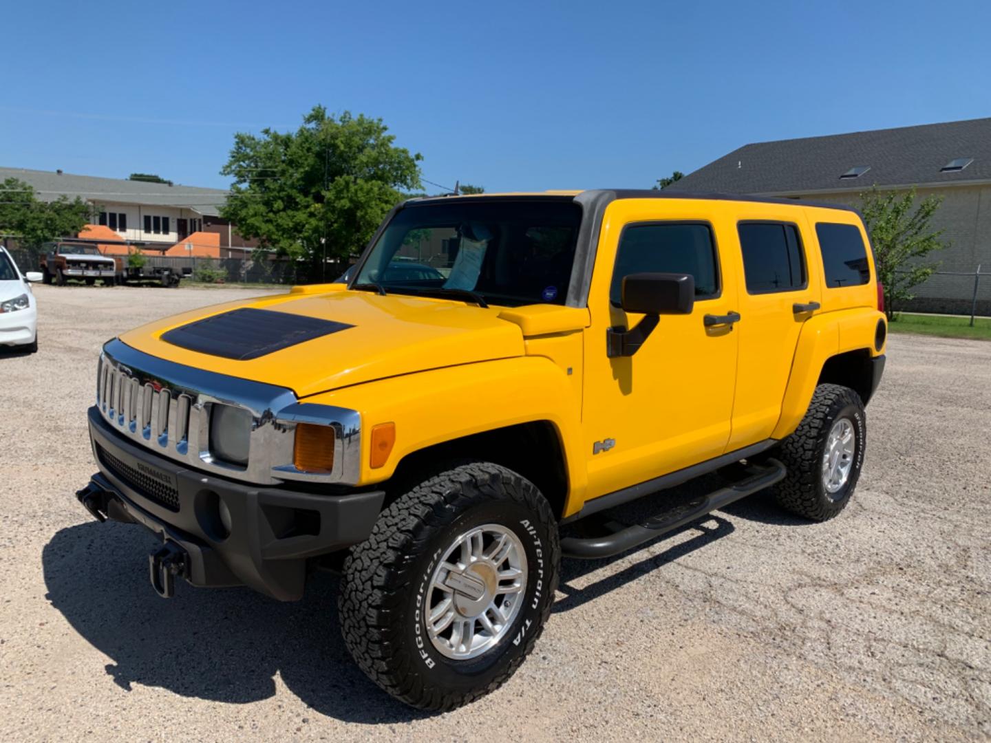 2007 Yellow Hummer H3 Adventure (5GTDN13E378) with an 3.7L L5 DOHC 20V engine, located at 1830 North Belt Line Road, Irving, TX, 75061, (469) 524-0199, 32.834373, -96.993584 - Photo#2